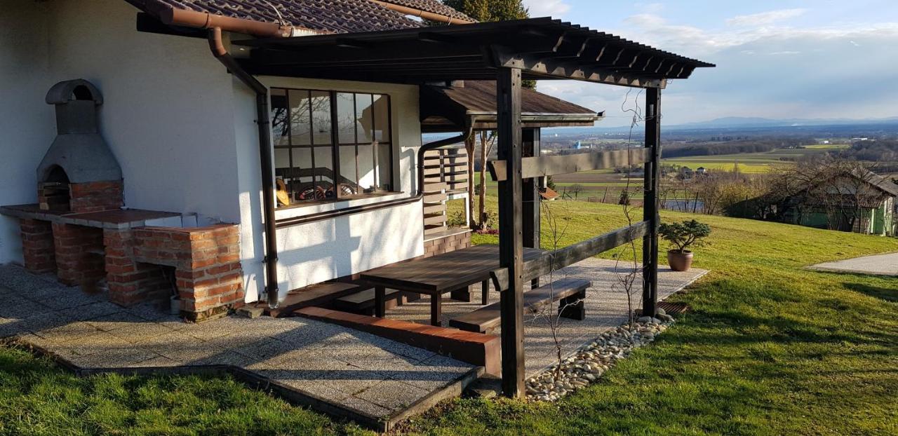 Holiday House Vilana Puconci Exterior photo